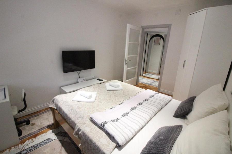 Ducic Apartment トレビニエ エクステリア 写真
